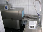 Cateringservice van Grunsven verwerkt veel vaat in korte tijd, de Rhima WD-243 was hier de juiste keuze!