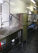 Specialiteiten Restaurant 't Flamberke in Arendonk Belgie kiest voor Nederlandse Rhima WD7 vaatwasmachine.