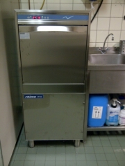 Alle 7 vestigingen van bakkerij van Heeswijk wassen af met de Rhima DR53E(S)