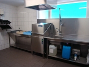 Restaurant Lucas in Reusel is in korte tijd uitgegroeid tot een begrip in de kempen, en daarbuiten. De spoelkeuken is vernieuwd en voorzien van de Rhima WD6 doorschuifmachine.